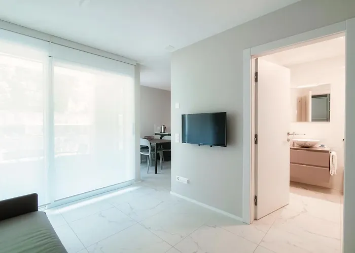 By Quokka 360 - In The Centre Of لوكارنو